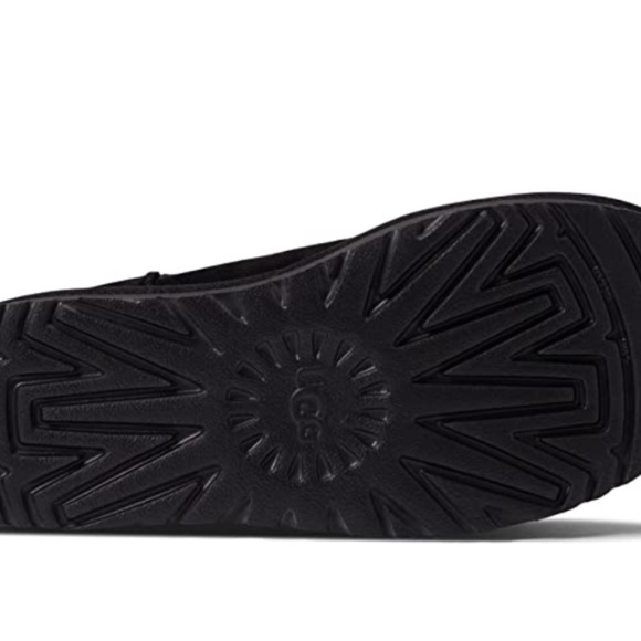 UGG Classic Mini Platform Boots NWT - Picture 3 of 3